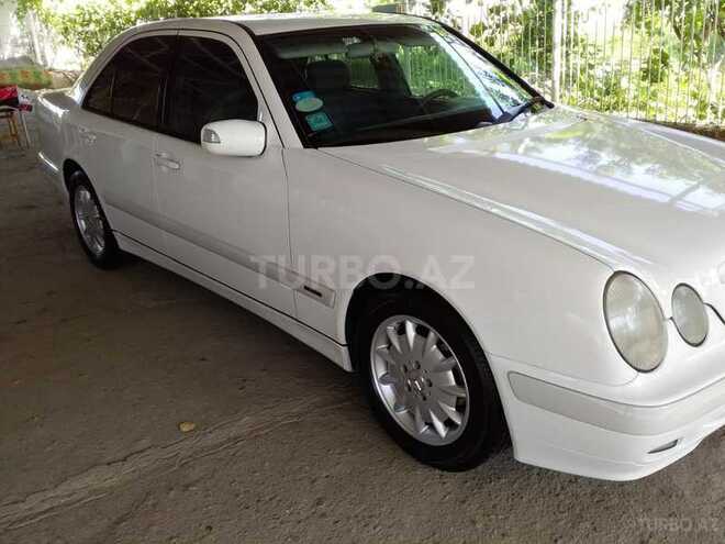 Mercedes E 220 2000, 200,000 km - 2.2 л - Şirvan