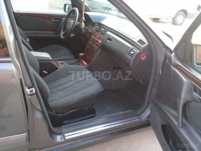 Mercedes E 200 1997, 299,100 km - 2.0 l - Bakı