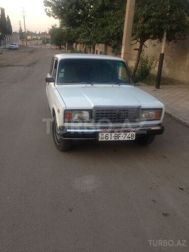 LADA (VAZ) 2107 2006, 200,000 km - 1.6 l - Ucar