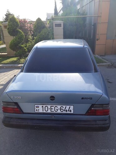 Mercedes E 260 1987, 364,000 km - 2.6 l - Bakı