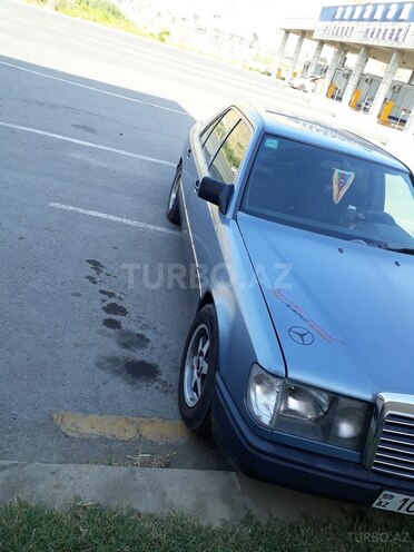 Mercedes E 260 1987, 364,000 km - 2.6 l - Bakı