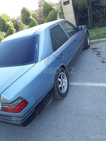 Mercedes E 260 1987, 364,000 km - 2.6 l - Bakı