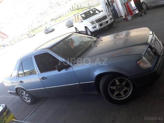 Mercedes E 260 1987, 364,000 km - 2.6 l - Bakı