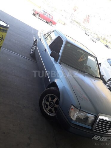 Mercedes E 260 1987, 364,000 km - 2.6 l - Bakı