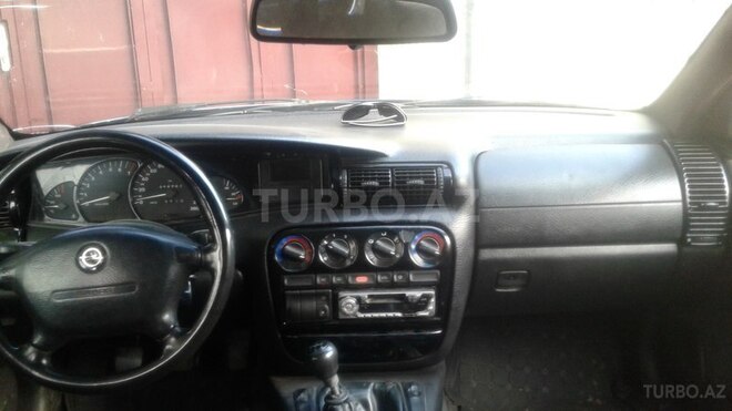 Opel Omega 1995, 236,500 km - 2.5 l - Gəncə
