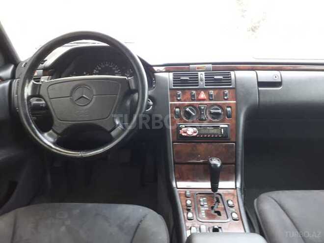 Mercedes E 240 1998, 220,000 km - 2.4 л - Şəmkir