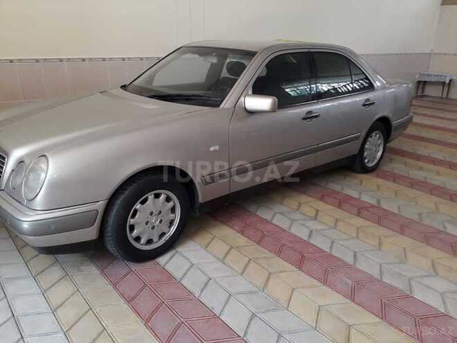 Mercedes E 240 1998, 220,000 km - 2.4 л - Şəmkir