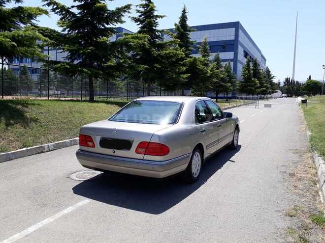 Mercedes E 240 1998, 226,000 km - 2.4 l - Şəmkir
