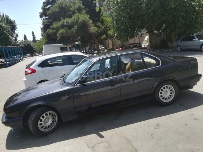 BMW 520 1988, 375,000 km - 2.0 l - Bakı