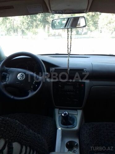 Volkswagen Passat 2003, 147,000 km - 1.8 l - Sumqayıt