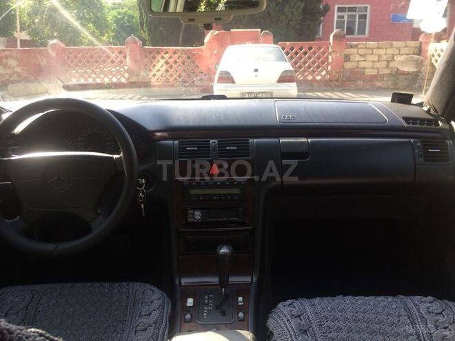 Mercedes E 200 1997, 287,876 km - 2.0 л - Bakı