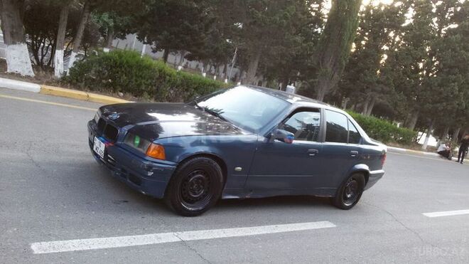 BMW 318 1995, 344,000 km - 1.8 l - Sumqayıt