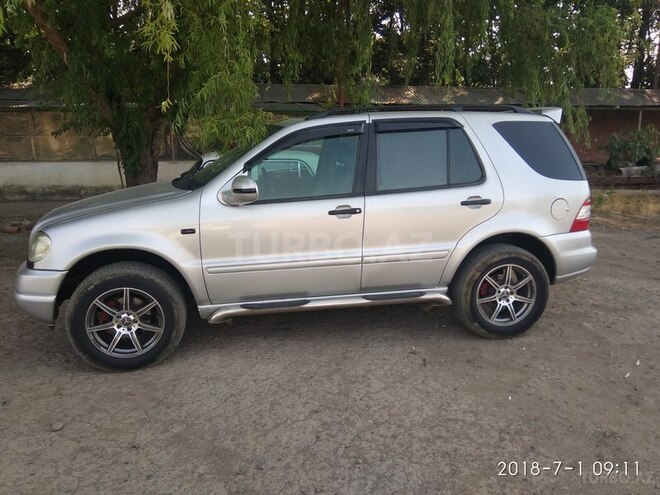 Mercedes  1999, 200,000 km - 4.3 l - Masallı