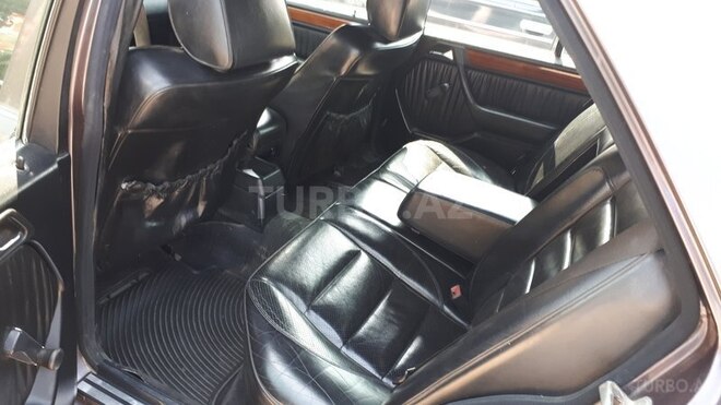 Mercedes E 230 1991, 280,000 km - 2.3 л - Qazax