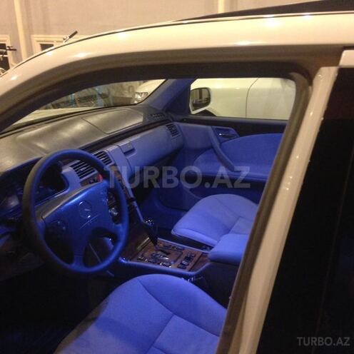 Mercedes E 240 1999, 225,000 km - 2.4 л - Masallı