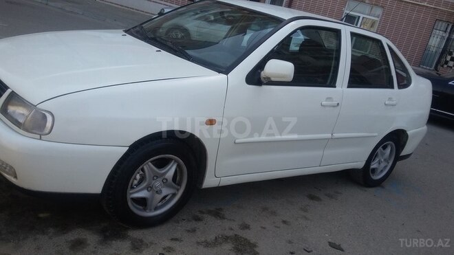 Volkswagen Polo 1998, 311,979 km - 1.6 l - Bakı