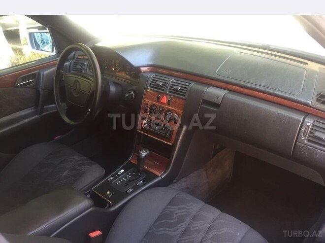 Mercedes E 200 1996, 297,000 km - 2.0 л - Bakı