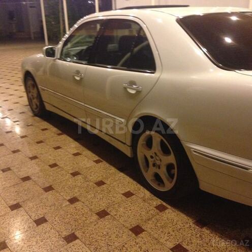 Mercedes E 240 1999, 255,000 km - 2.4 l - Masallı