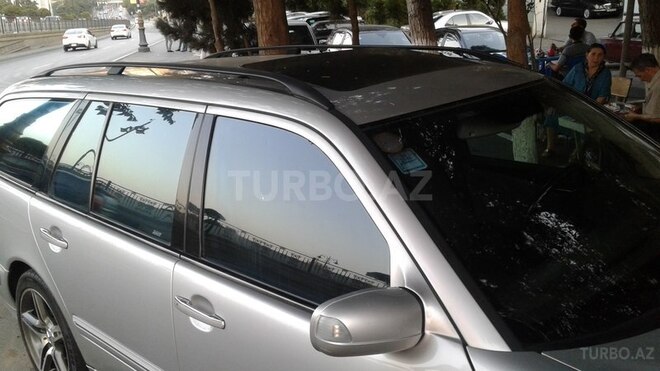 Mercedes E 220 2001, 292,000 km - 2.2 l - Bakı