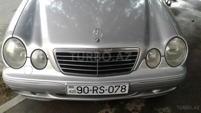 Mercedes E 220 2001, 292,000 km - 2.2 l - Bakı