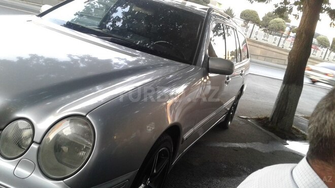 Mercedes E 220 2001, 292,000 km - 2.2 l - Bakı