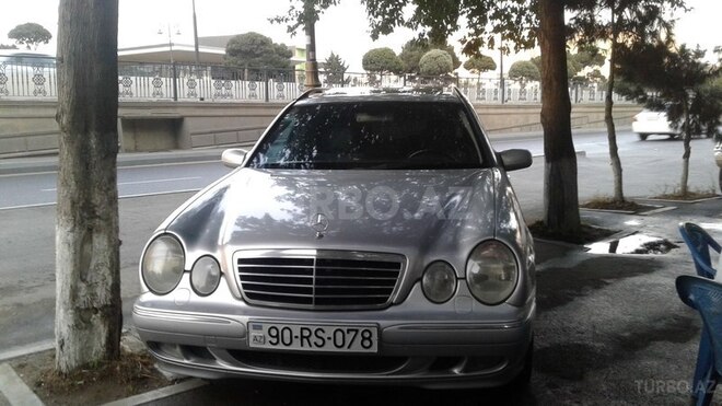 Mercedes E 220 2001, 292,000 km - 2.2 l - Bakı