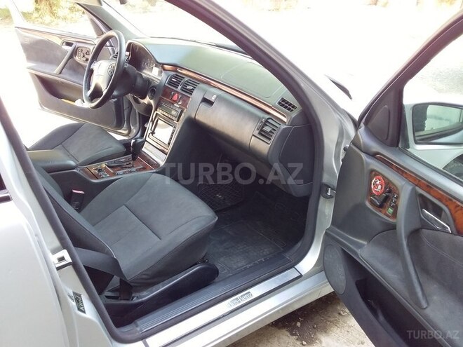 Mercedes E 240 2001, 150,000 km - 2.6 l - Ağdaş