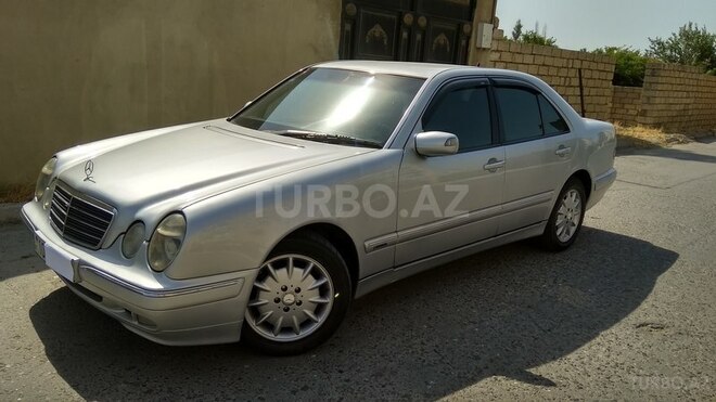 Mercedes E 220 2000, 351,000 km - 2.2 l - Bakı