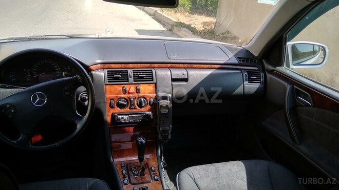 Mercedes E 220 2000, 351,000 km - 2.2 l - Bakı