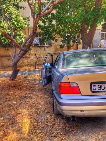 BMW 320 1995, 370,000 km - 0.2 л - Bakı