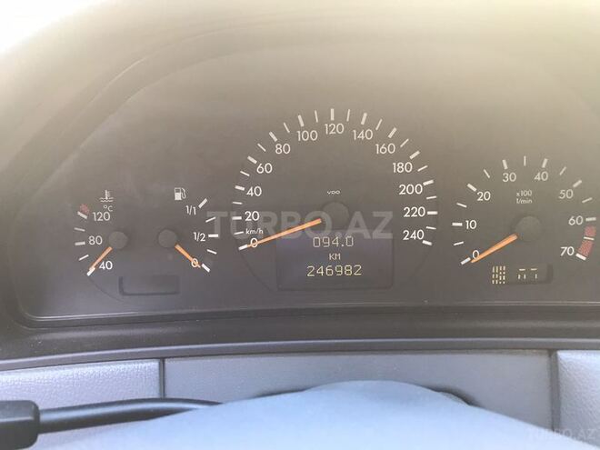 Mercedes E 200 2000, 247,000 km - 2.0 л - Bakı