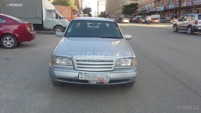 Mercedes C 220 1995, 345,000 km - 2.2 l - Xırdalan