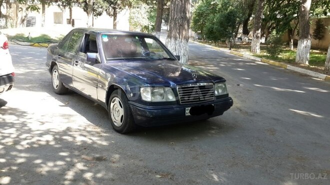 Mercedes E 220 1995, 356,000 km - 2.2 л - Bakı