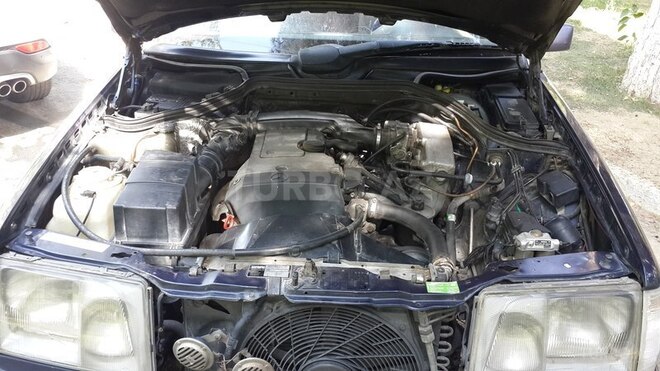 Mercedes E 220 1995, 356,000 km - 2.2 л - Bakı