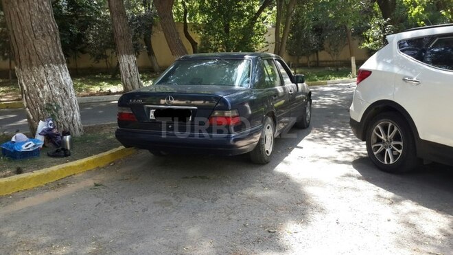 Mercedes E 220 1995, 356,000 km - 2.2 л - Bakı