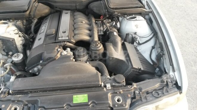 BMW 523 1997, 300,000 km - 2.5 l - Şəki