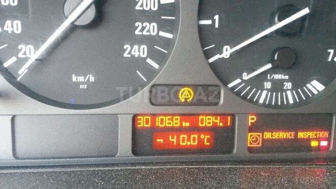 BMW 523 1997, 300,000 km - 2.5 l - Şəki