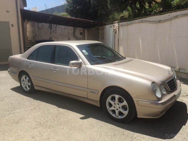 Mercedes E 240 2001, 202,000 km - 2.6 л - Bakı