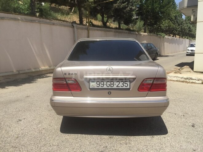 Mercedes E 240 2001, 202,000 km - 2.6 л - Bakı