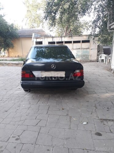 Mercedes E 200 1993, 400,566 km - 2.0 l - Bakı