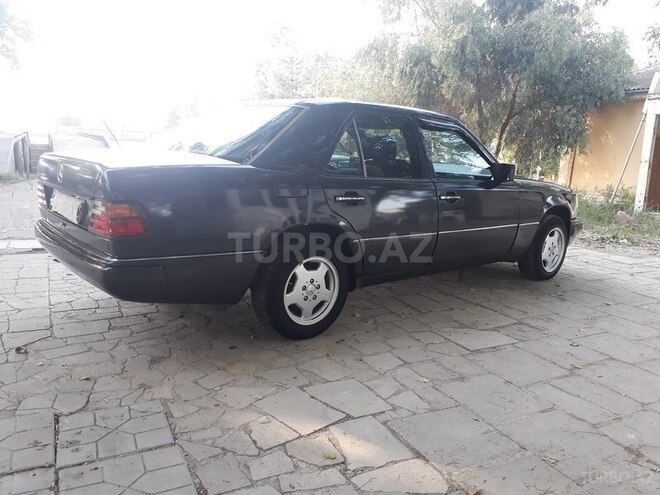 Mercedes E 200 1993, 400,566 km - 2.0 l - Bakı