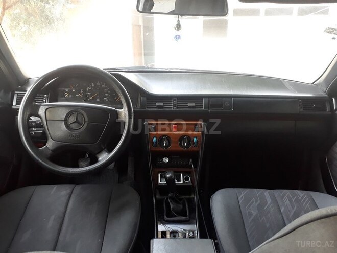 Mercedes E 200 1993, 400,566 km - 2.0 l - Bakı