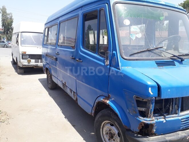 Mercedes 208 D 1992, 2,354,175 km - 0.2 л - Şirvan