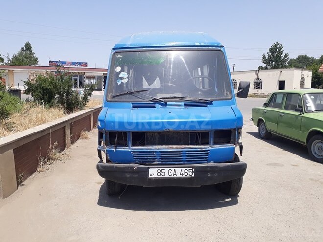 Mercedes 208 D 1992, 2,354,175 km - 0.2 л - Şirvan