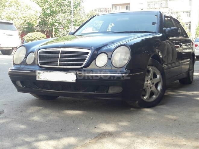 Mercedes E 220 2002, 265,600 km - 2.2 l - Bakı