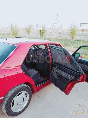 Mercedes E 280 1992, 279,943 km - 2.8 l - Gəncə