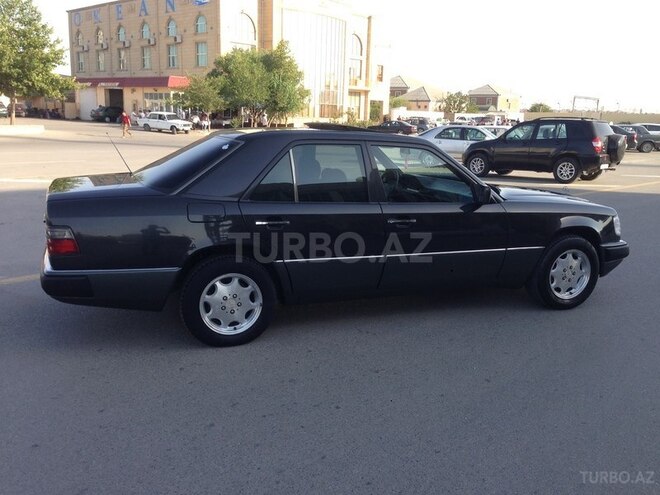 Mercedes E 230 1993, 345,000 km - 2.3 l - Sumqayıt