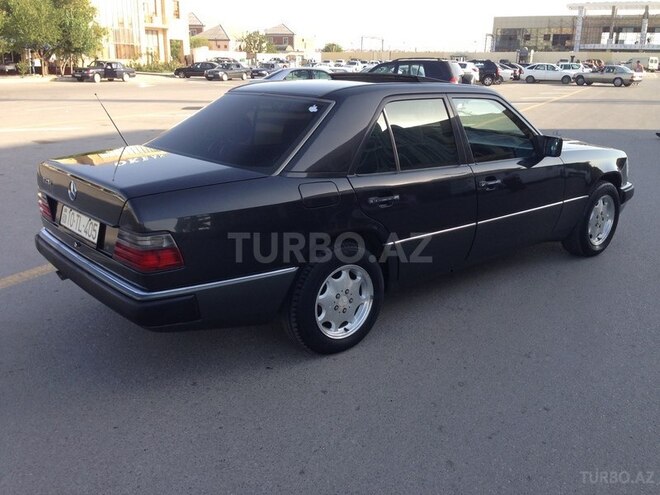 Mercedes E 230 1993, 345,000 km - 2.3 l - Sumqayıt