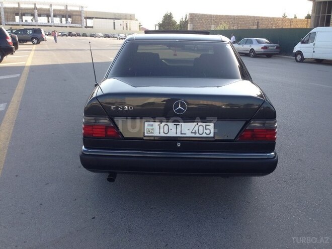 Mercedes E 230 1993, 345,000 km - 2.3 l - Sumqayıt