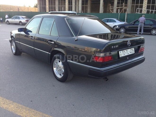 Mercedes E 230 1993, 345,000 km - 2.3 l - Sumqayıt